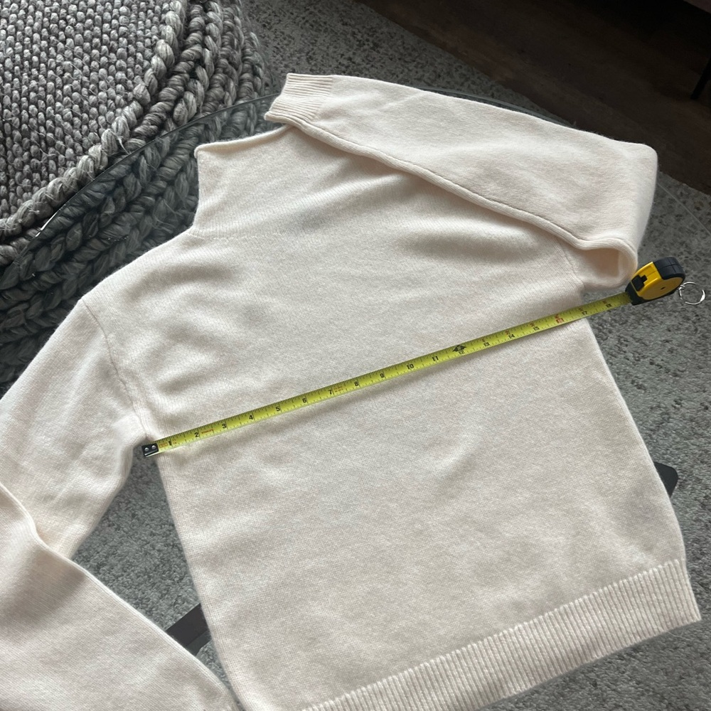 Aritzia Cashmere Mockneck Women's Cream Knit Turtleneck Cozy Sweater Sz XS - Picture 7 of 11